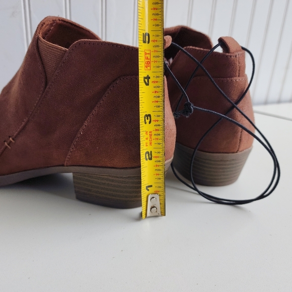 NWT Arizona Jean Co. Brown Faux Suede Side Zip Ankle Boots Memory Foam Soles 8M - Picture 5 of 10